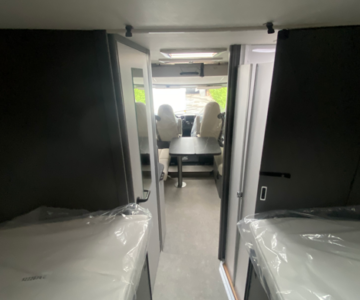 ETRUSCO_I 7400 SBC_lits jumeaux porte ouverte